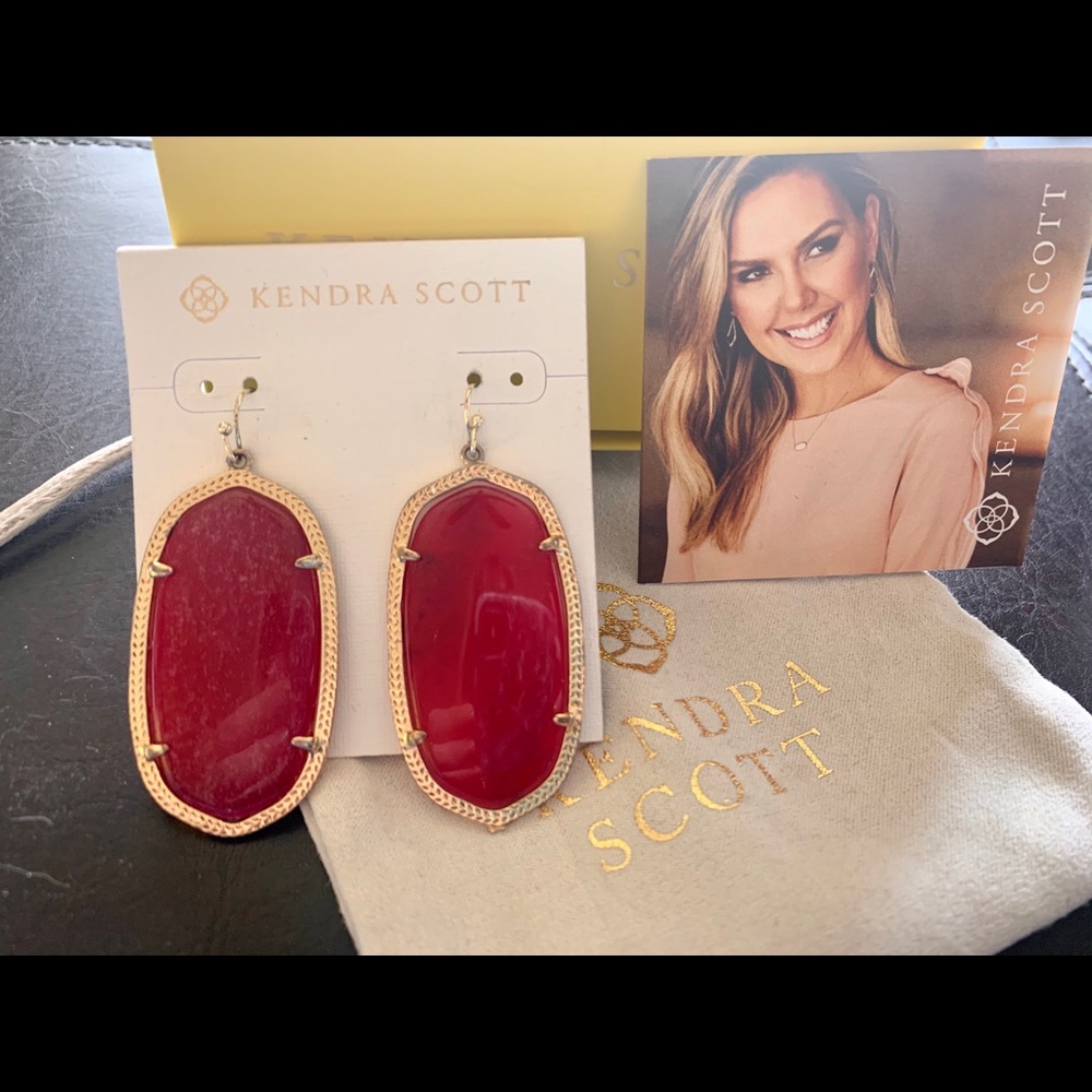 Kendra Scott Maroon Jade Danielle earrings w/ box